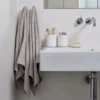 Pojemnik na szczoteczki do zębów ZONE DENMARK NOVA biały porcelanowy